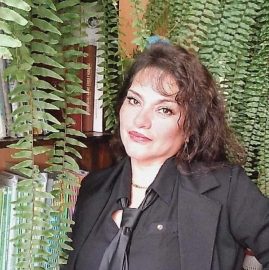 LIC. BETTY VALVERDE
